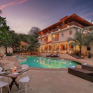 Amritara Aura Resort & Spa